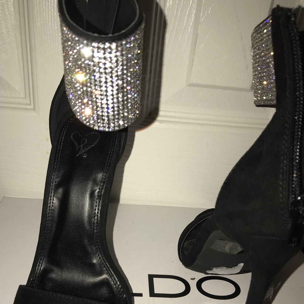 Shoes - Picture 3 of 4